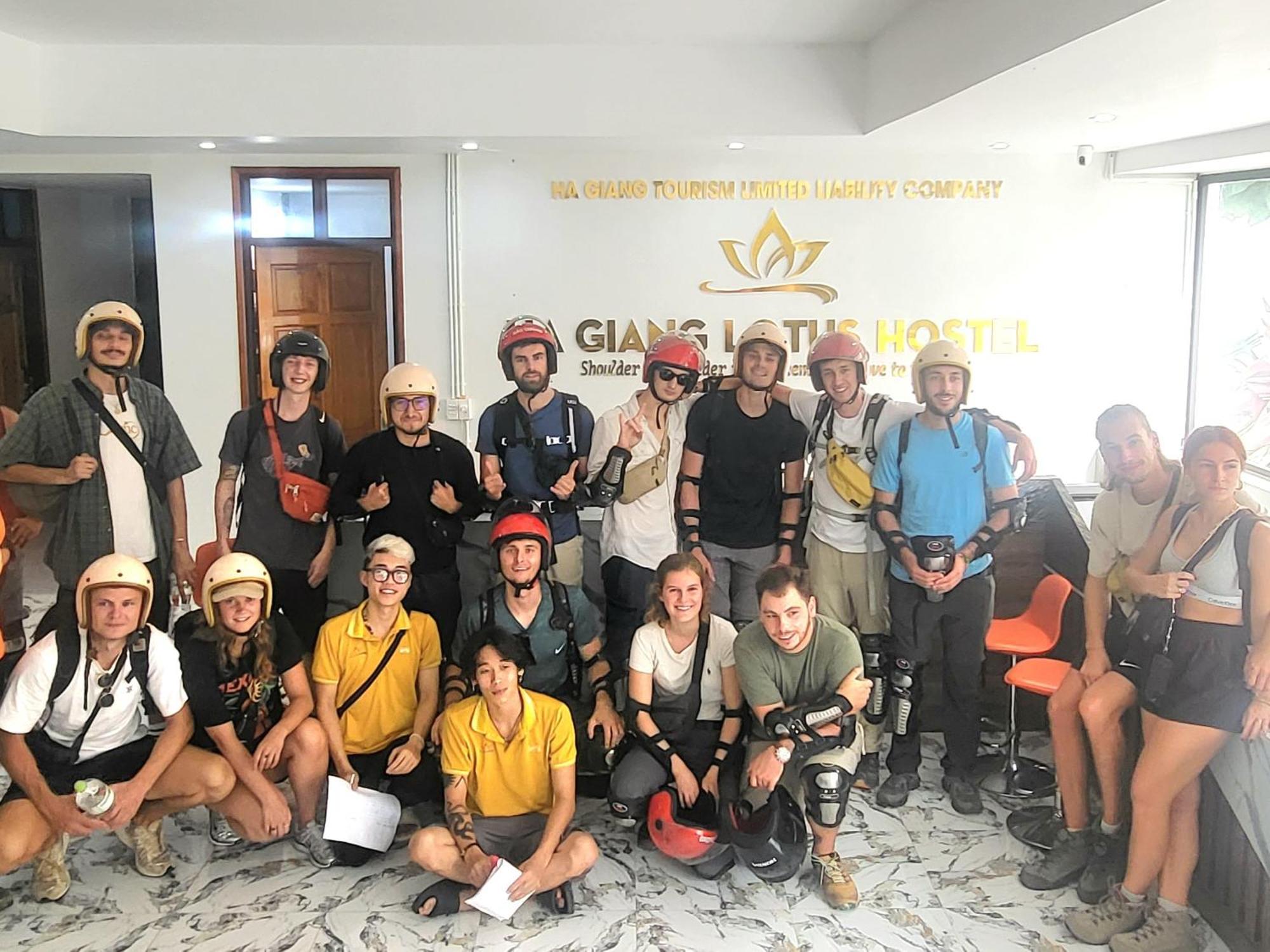 Ha Giang Lotus Hostel Motorbikes Tours Kültér fotó