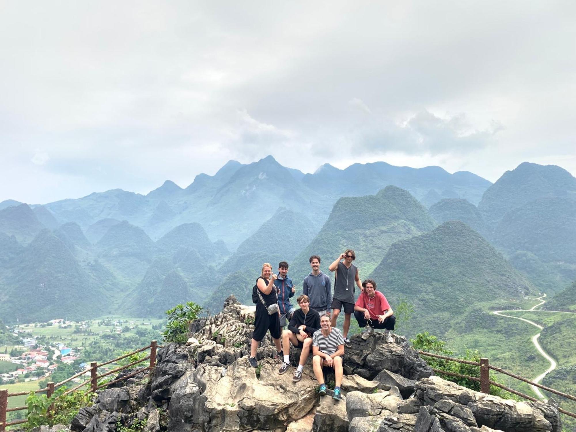 Ha Giang Lotus Hostel Motorbikes Tours Kültér fotó